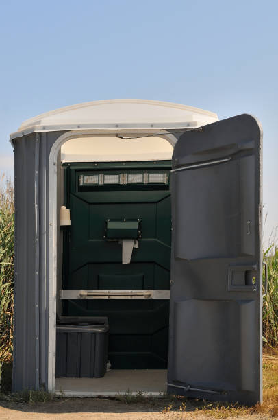 Best Porta potty delivery and setup  in Lindsay, CA